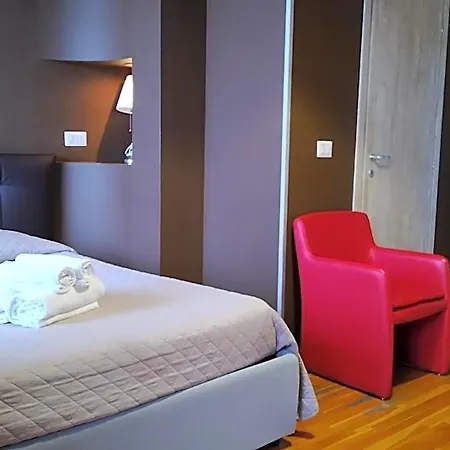 ゲストハウス Cconforthotels Dolci Emozioni 3*